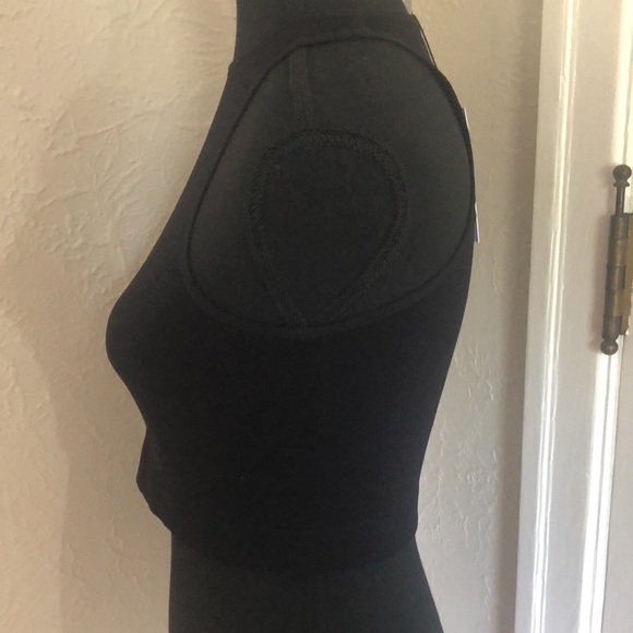 Ladies Dynamite NWT Black Seamless Racer Crop Top - Size Medium - Picture 3 of 6